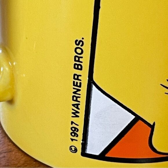 Vintage Warner Bros. Tweety Bird Coffee Mug Yellow Blue White Made In England - Picture 5 of 12